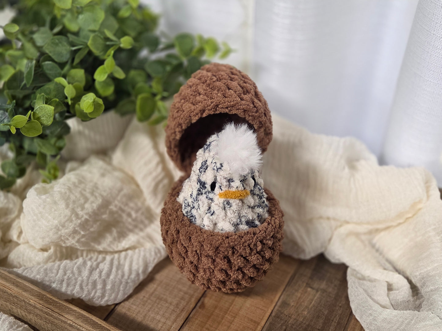 Hatching Chick - Dark Brown Egg with Ivory Tweed Chick