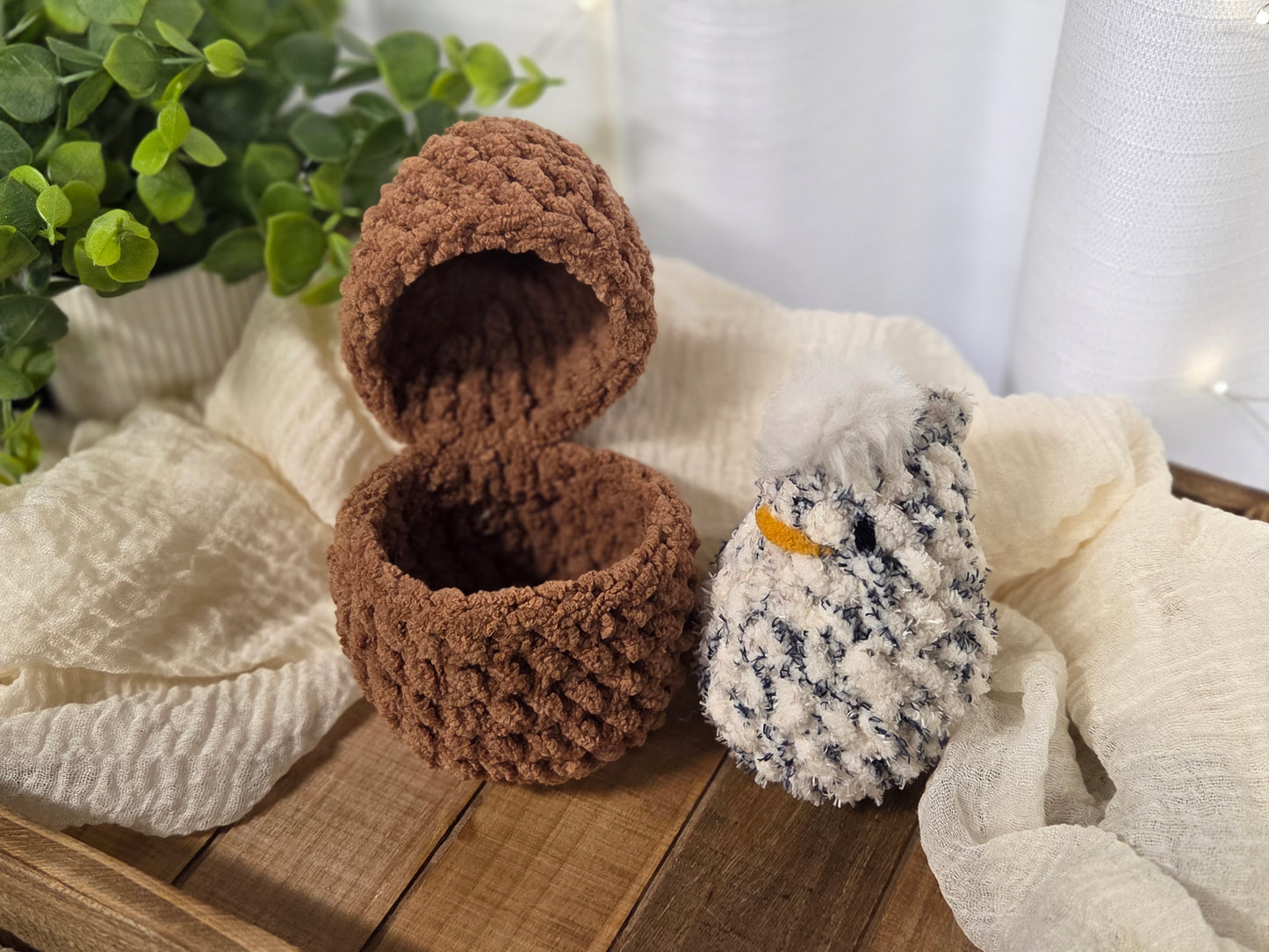 Hatching Chick - Dark Brown Egg with Ivory Tweed Chick