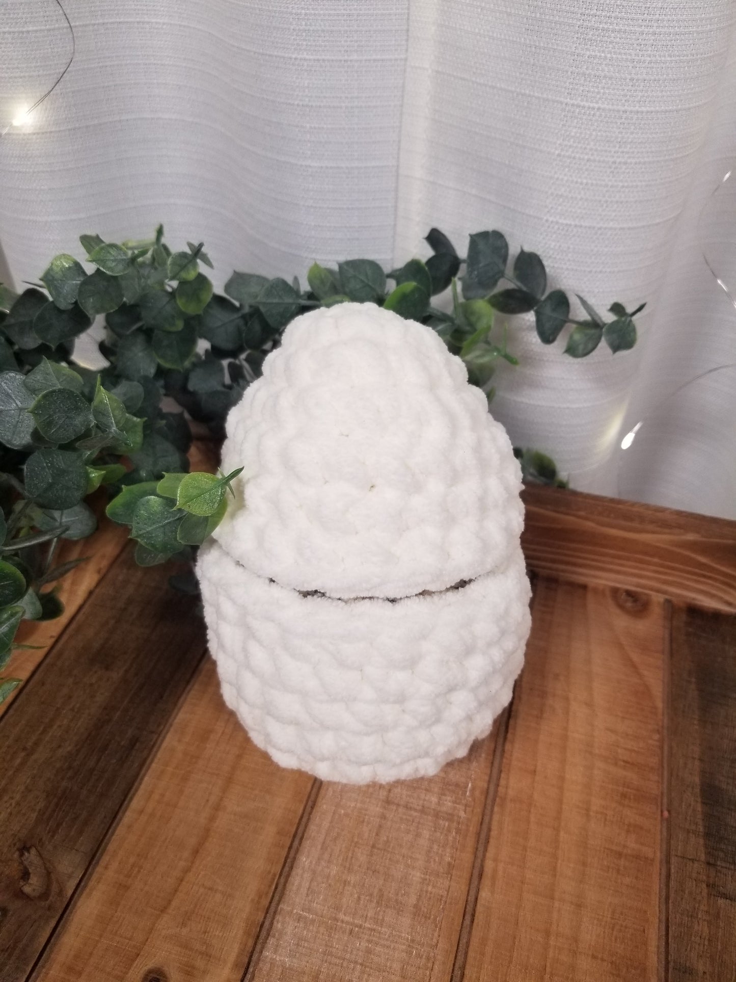 Hatching Chick in Egg (White & Ivory Tweed)