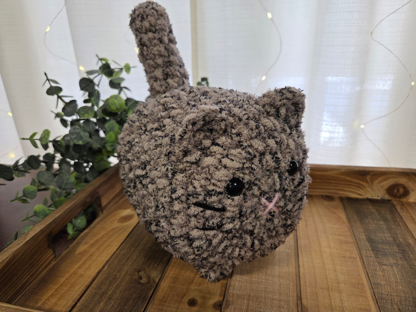 Gray Tweed Loaf Cat